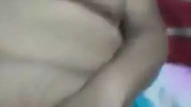Hot Bhabhi pussy fingering by her husband’s friend video MMS