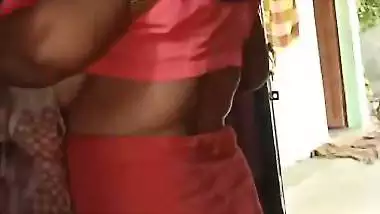 Bhabhi wearing blouse after bathing viral vlip