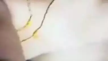 Desi cute girl showing her boobs
