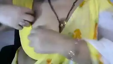 Aunty big boobs show to make one’s tool hard-on