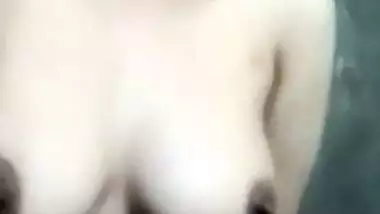 Cute Bengali YouTuber nude boobs and pussy expose