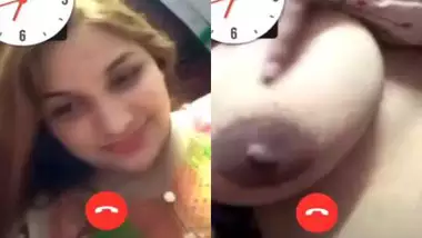Beautiful Pakistani Houseife Showing Boobs On Video Call indian ...