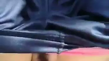 Guy bangs a hijabi girl outdoors in Pakistani porn