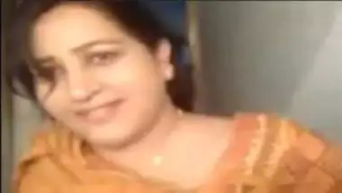 Punjabi Motor Te Fudi hot indians at Doodhwali.net