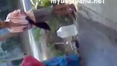 Sexy Babe Outdoor Bathing Dancing indian amateur sex