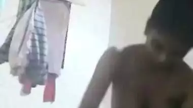 Tempting Desi sex amateur model changes in a XXX way on camera